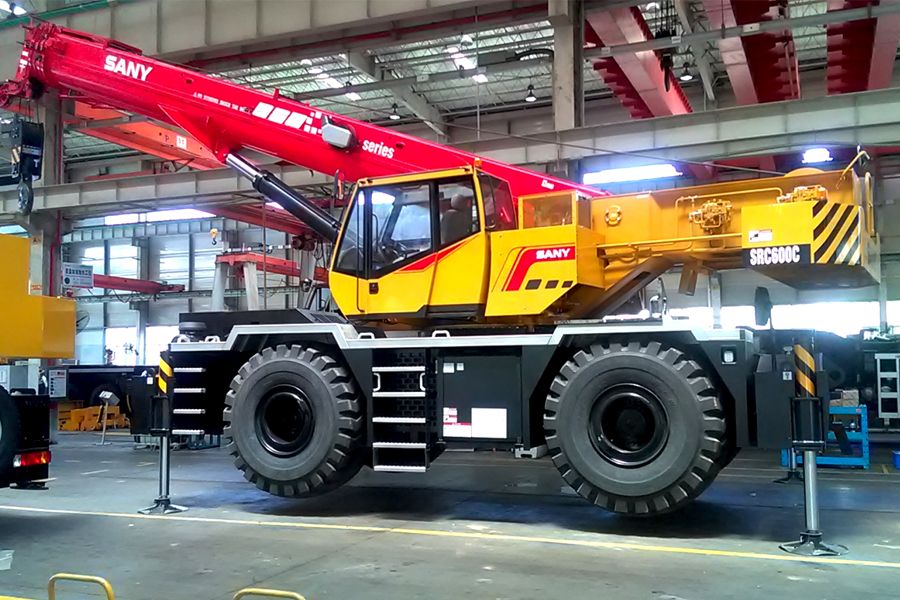 Короткобазовый кран Sany SRC600T